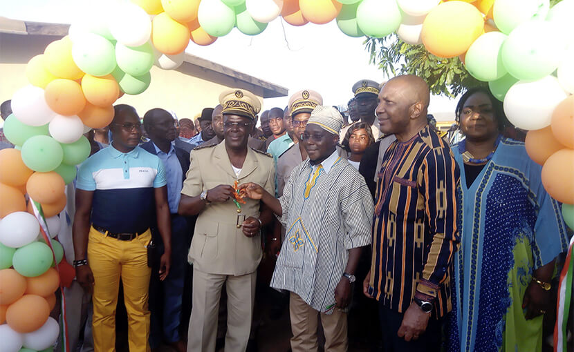 Le Ministre Bouaké Fofana offre 72 latrines aux 12 villages de la région du Hambol (Katiola )