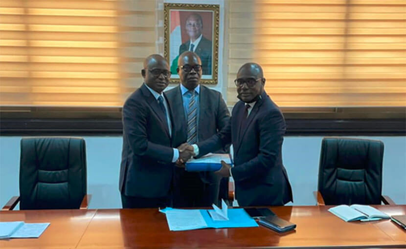 Passation des charges entre le DIRCAB sortant M. Lucien N’gbocho Tchimou et le DIRCAB entrant M. Drissa Diomandé