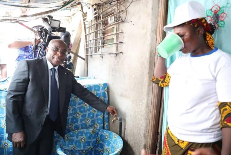 Accès à l’eau potable : le ministre Bouaké Fofana remet 13 541 branchements sociaux aux populations de Koumassi-Grand Campement